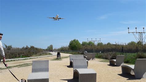 Mirador de aviones en el Prat del Llobregat